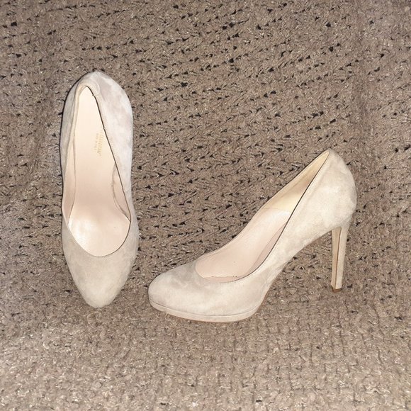 La CANADIENNE Shoes - LA CANADIENNE-Nude/Beige Suede Almond Toe Stiletto Pumps-Sz 41/10-Excellent